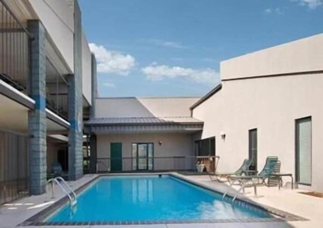 Imagen general del Hotel Executive Inn and Suites, Jamestown Colony. Foto 1