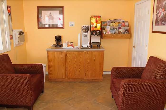 Imagen de los interiores del Hotel Executive Inn and Suites, Lakeview. Foto 16