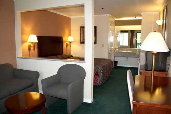 Imagen de la habitación del Hotel Executive Inn and Suites, Sacramento. Foto 9
