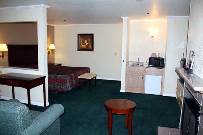 Imagen de la habitación del Hotel Executive Inn and Suites, Sacramento. Foto 11
