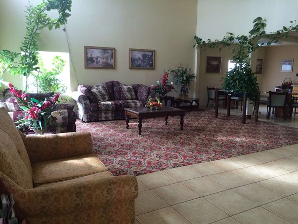 Imagen de los interiores del Hotel Executive Inn and Suites Schulenburg. Foto 11