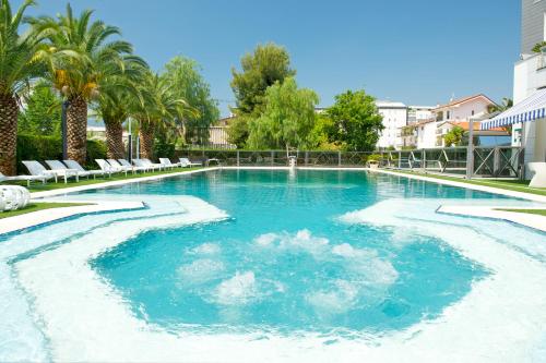 Imagen general del Hotel Executive Luxury. Foto 1