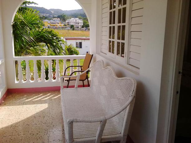 Imagen de los exteriores del Hotel Executive Mamme Bay and Conference. Foto 8