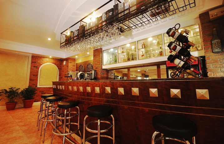 Imagen del bar/restaurante del Hotel Executive, Manila. Foto 3