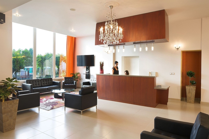 Imagen de los interiores del Hotel Executive Paris Gennevilliers. Foto 15