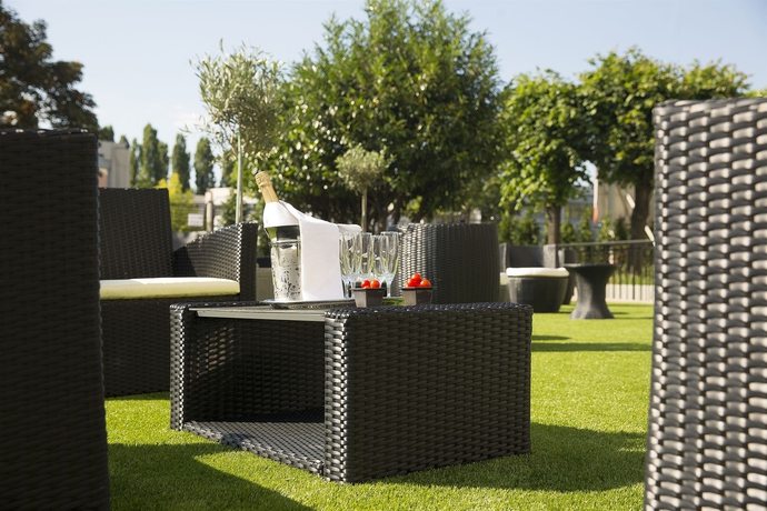 Imagen de los exteriores del Hotel Executive Paris Gennevilliers. Foto 14