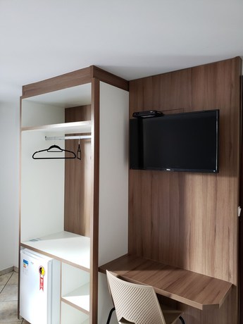 Imagen de la habitación del Hotel Executive Plaza. Foto 5