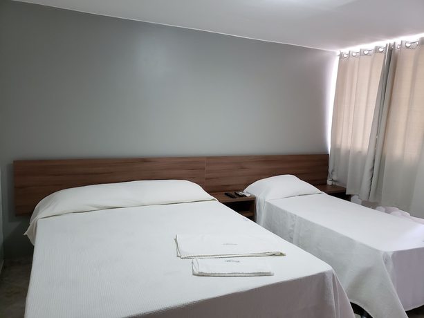 Imagen de la habitación del Hotel Executive Plaza. Foto 12