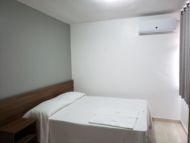 Imagen de la habitación del Hotel Executive Plaza. Foto 14