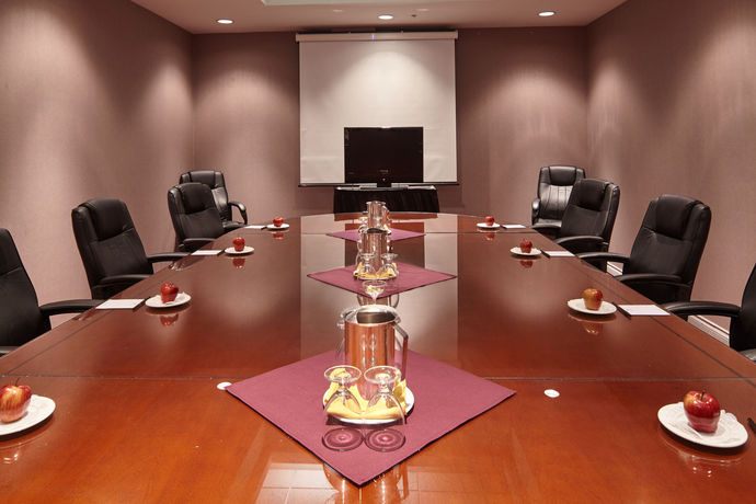 Imagen de los interiores del Hotel Executive Plaza Hotel and Conference Centre, Metro Vancouver. Foto 14