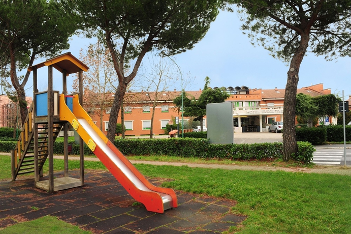 Imagen de los exteriores del Hotel Executive, Siena. Foto 15