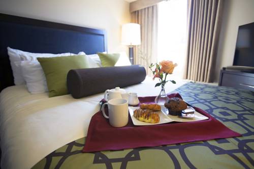Imagen de la habitación del Hotel Executive Suites And Resort, Squamish. Foto 3