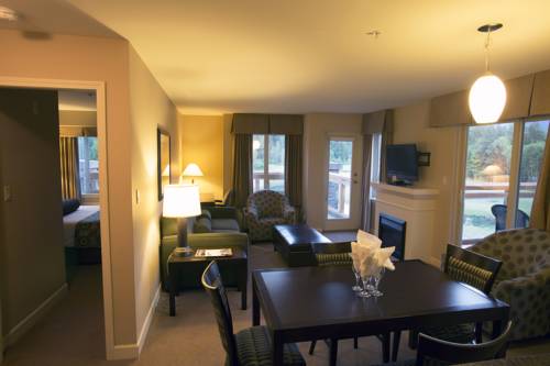 Imagen de la habitación del Hotel Executive Suites And Resort, Squamish. Foto 5