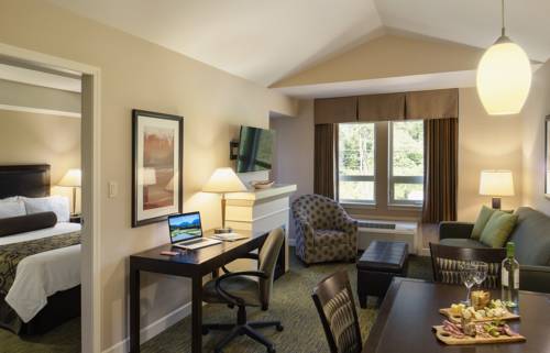 Imagen de la habitación del Hotel Executive Suites And Resort, Squamish. Foto 7
