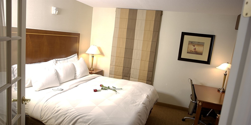 Imagen de la habitación del Hotel Executive Suites, Carteret. Foto 5