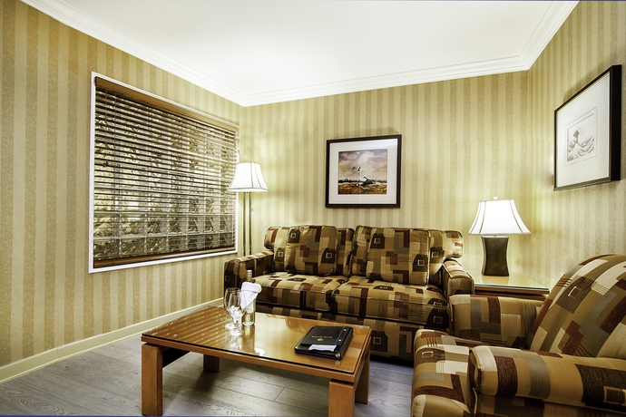 Imagen de los interiores del Hotel Executive Suites Metro Vancouver. Foto 11