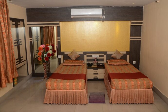 Imagen general del Hotel Executive Tower. Foto 11