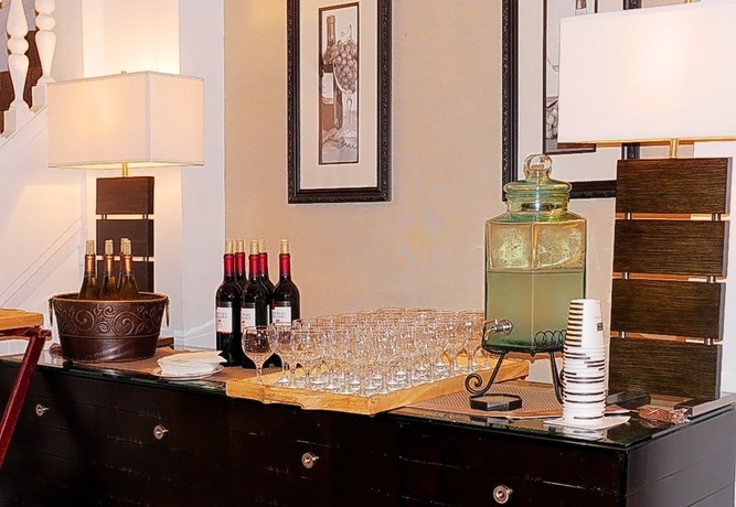 Imagen de los interiores del Hotel Executive Vintage Court. Foto 7