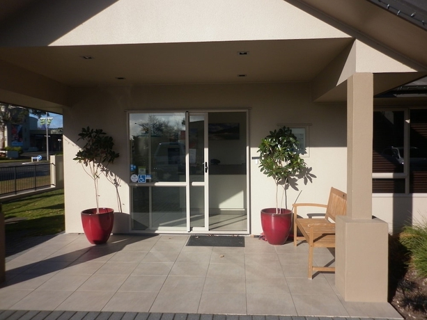 Imagen de los interiores del Hotel Executive on Fenton. Foto 19