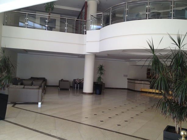 Imagen de los interiores del Hotel Executives Al Azizia. Foto 7