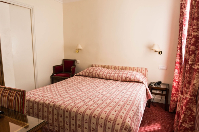 Imagen de la habitación del Hotel Exelmans. Foto 6