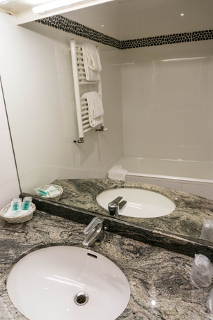 Imagen de la habitación del Hotel Exelmans. Foto 7