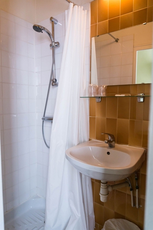 Imagen de la habitación del Hotel Exelmans. Foto 10