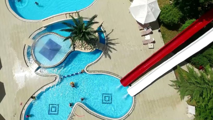 Imagen de la piscina del Hotel Exotic. Foto 18