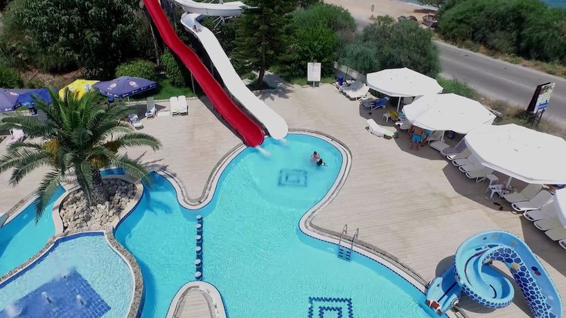 Imagen de la piscina del Hotel Exotic. Foto 19
