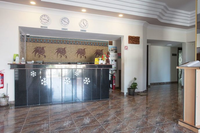 Imagen de los interiores del Hotel Exotic. Foto 14