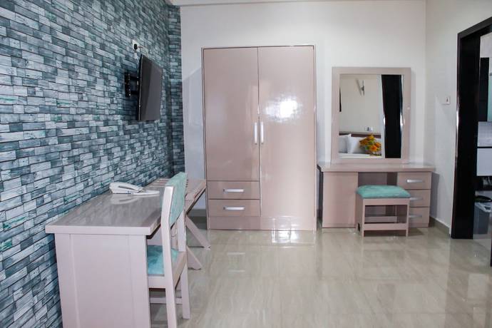 Imagen de la habitación del Hotel Exotic Palace. Foto 5
