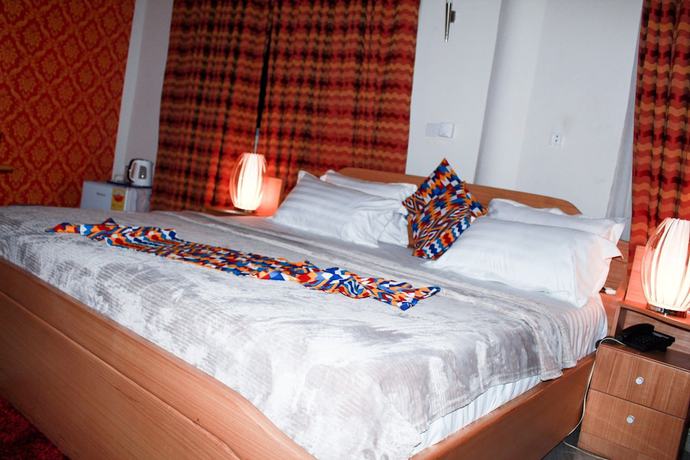 Imagen de la habitación del Hotel Exotic Palace. Foto 15