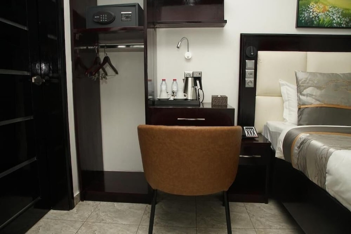 Imagen de la habitación del Hotel Exotic Plaza. Foto 5