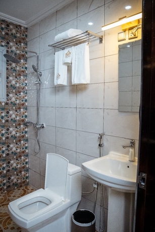 Imagen de la habitación del Hotel Exotic Plaza. Foto 9