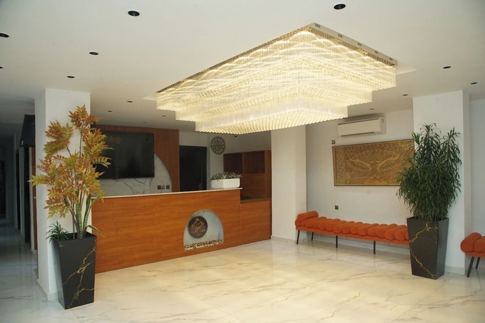 Imagen de los interiores del Hotel Exotic Plaza. Foto 16