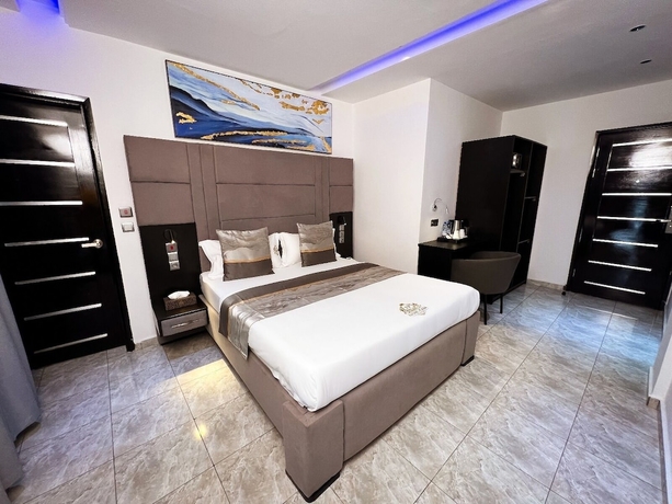 Imagen de la habitación del Hotel Exotic Plaza. Foto 10