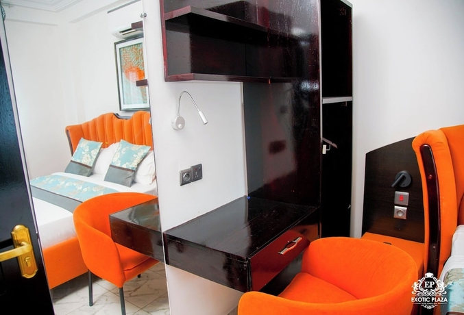 Imagen de la habitación del Hotel Exotic Plaza. Foto 13