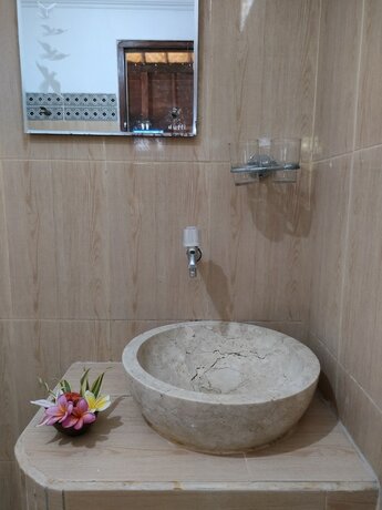 Imagen general del Hotel Exotic View Cottage. Foto 13