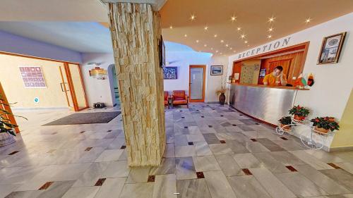 Imagen general del Hotel Exotica, Golden Sands. Foto 4