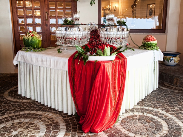 Imagen del bar/restaurante del Hotel Experience Boutique - Villa Cimmino. Foto 4