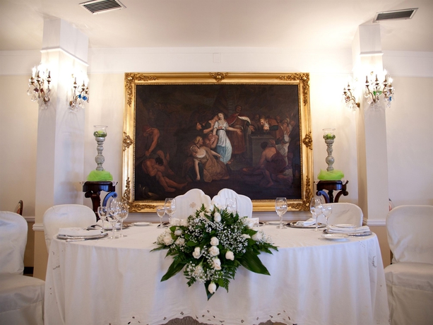 Imagen del bar/restaurante del Hotel Experience Boutique - Villa Cimmino. Foto 7