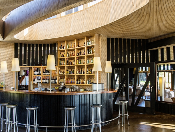 Imagen del bar/restaurante del Hotel Explora Rapa Nui. Foto 2