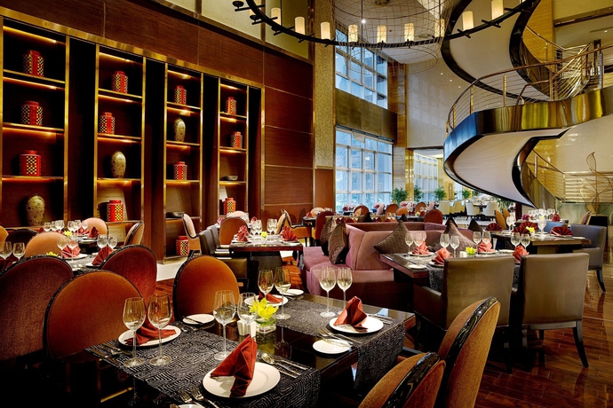 Imagen del bar/restaurante del Hotel Expo Center. Foto 2