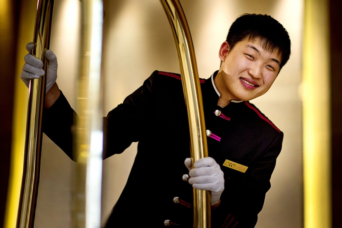 Imagen de los interiores del Hotel Expo Center. Foto 15