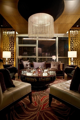 Imagen de los interiores del Hotel Expo Center. Foto 16