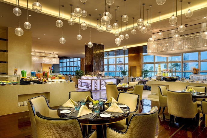 Imagen del bar/restaurante del Hotel Expo Center. Foto 6