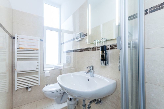 Imagen de la habitación del Hotel Expo Frankfurt City Centre. Foto 2