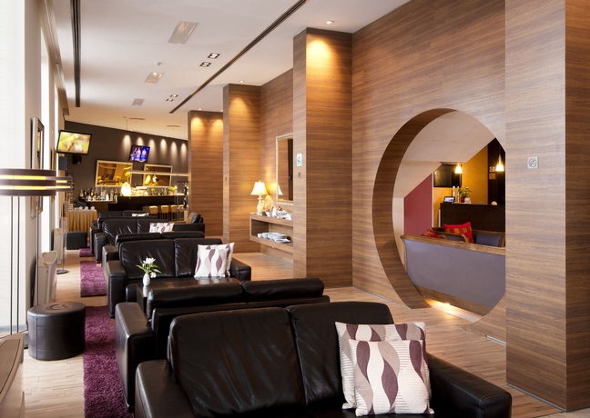 Imagen de los interiores del Hotel Expo Sofía. Foto 12