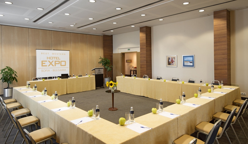 Imagen de los interiores del Hotel Expo Sofía. Foto 14