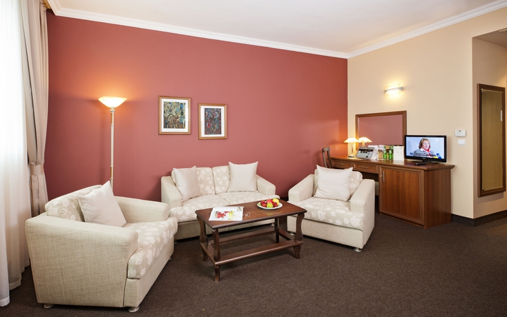 Imagen de los interiores del Hotel Expo Sofía. Foto 16